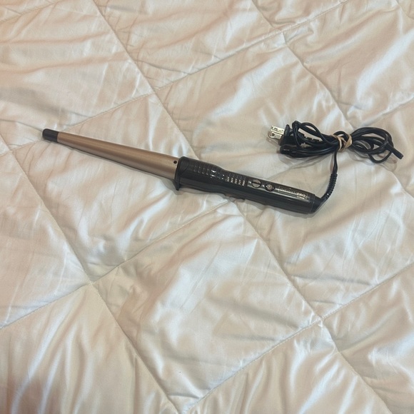 NWOT Sleek Black and Silver Curling Wand - Picture 4 of 5